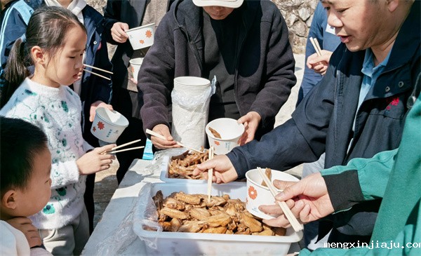 宁波奇亿金属开展秋季登山团建活动 图3